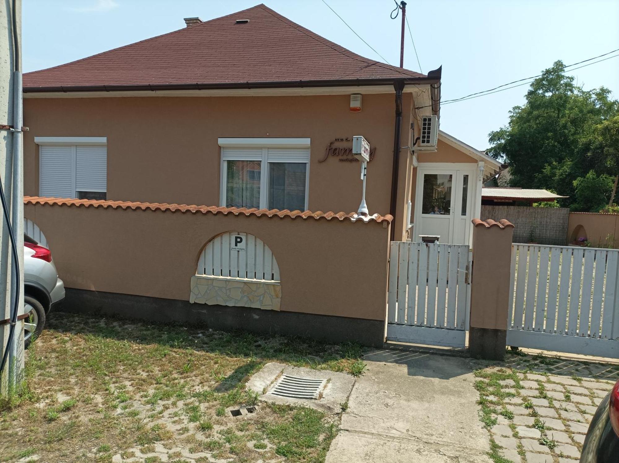 Hotel Family Vendeghaz Hajdúszoboszló Exterior foto